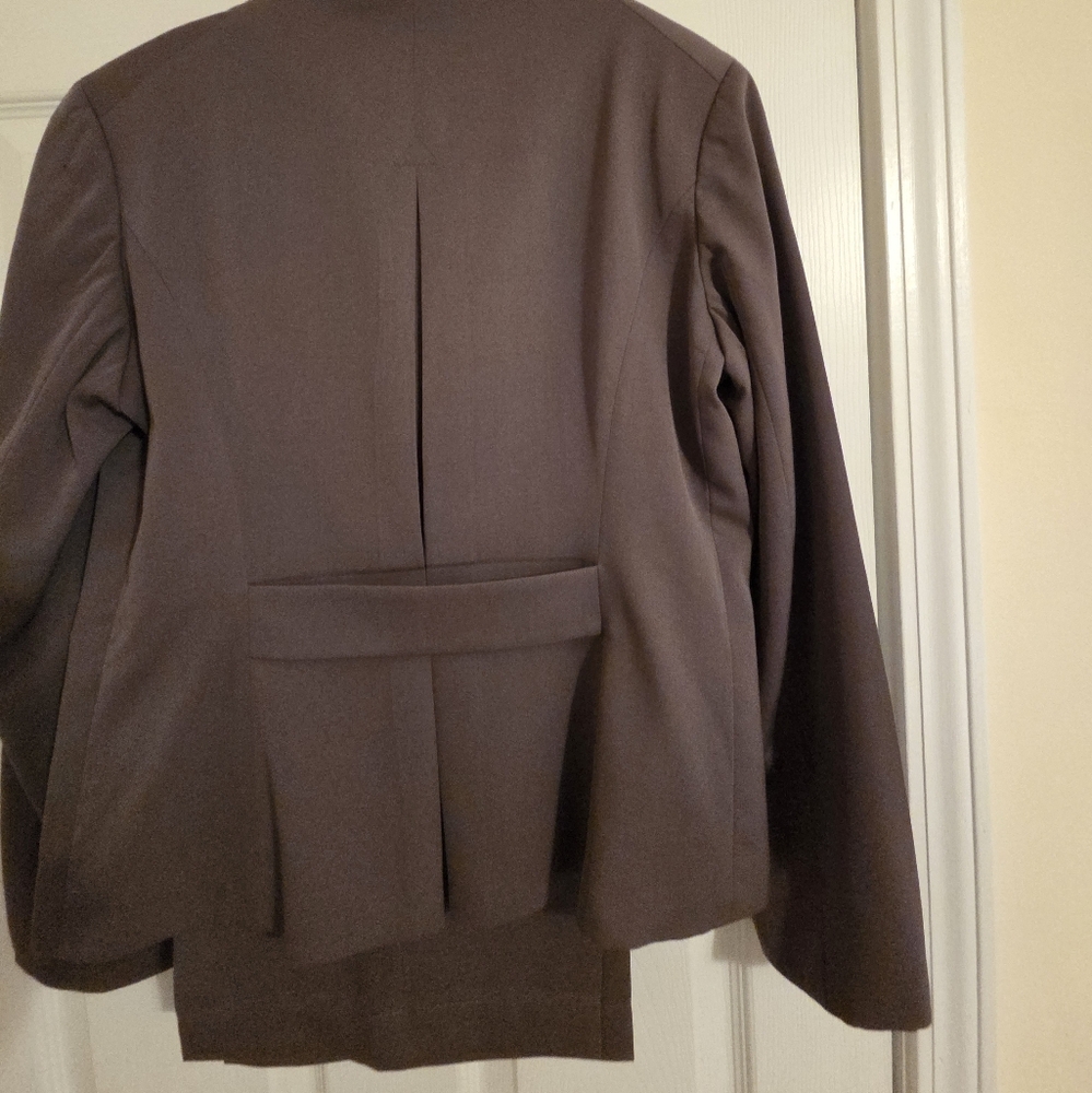 Calvin Klein Women's Classic Pantsuit - Picture 2 of 8